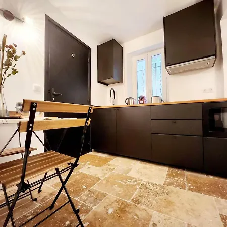 Le Bardos Provencal - T2 Proche De La *